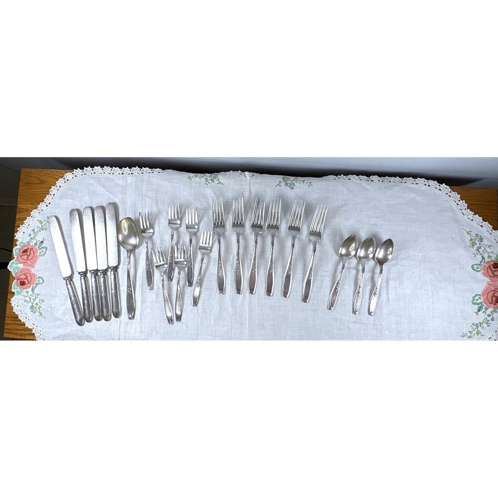 21pc 1919 WM Rogers & Son Ambassador Silverplate Flatware Set